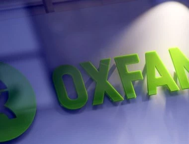 Ο πρώην διευθυντής της Oxfam αρνείται ότι διοργάνωνε ερωτικά πάρτι στην Αϊτή